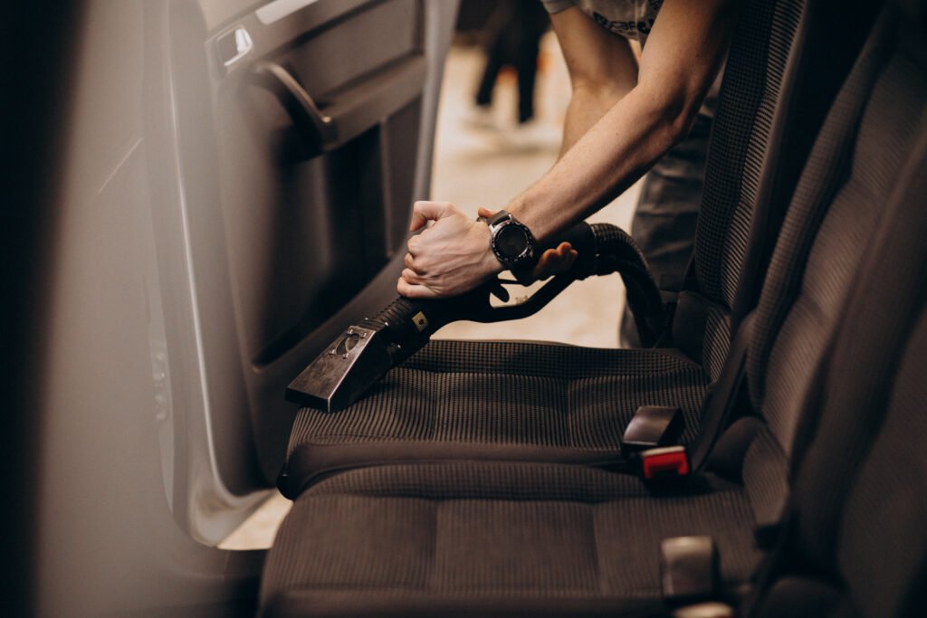 Limpeza Prática e Eficiente para o seu Carro: O Aspirador Portátil que você precisa!